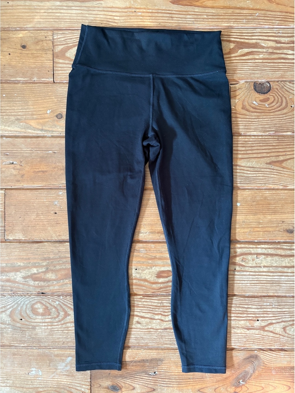 Fabletics PowerHold Black High Rise Cropped Leggings Size M?
